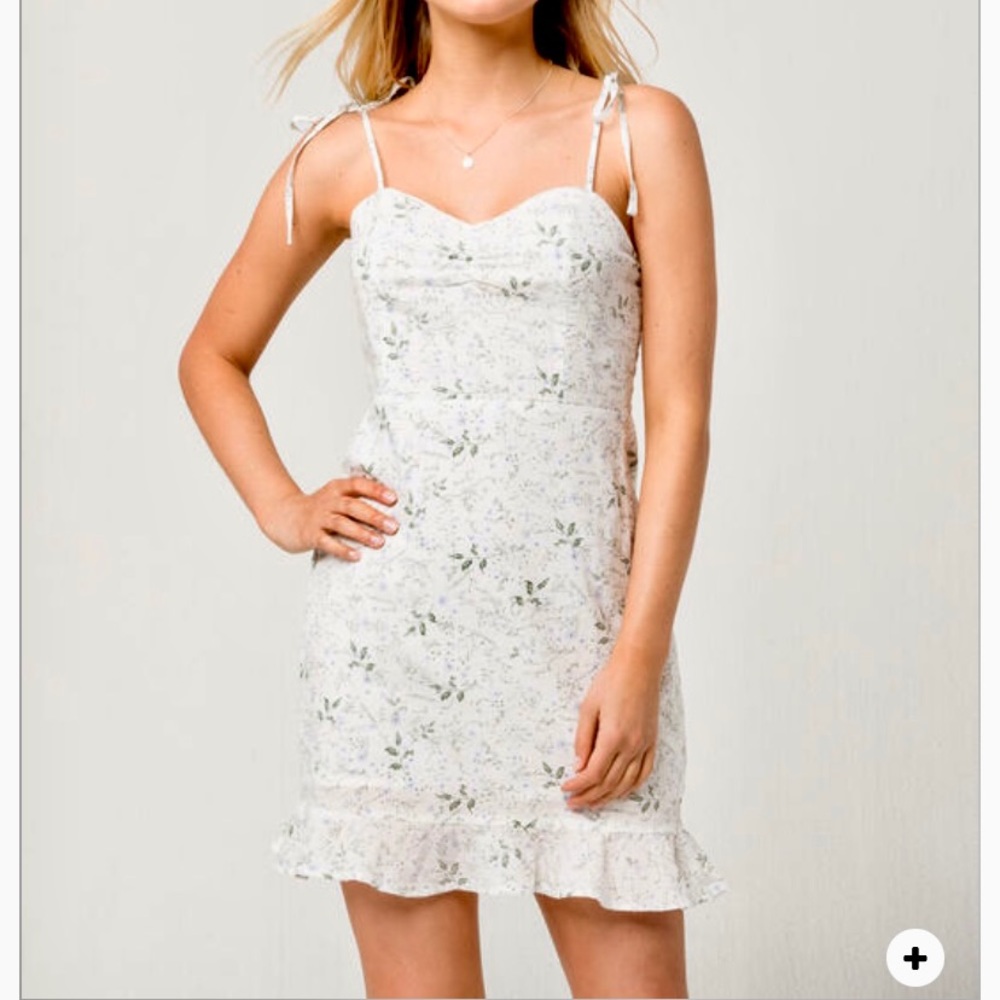 IVY & MAIN Floral Ruffle Dress